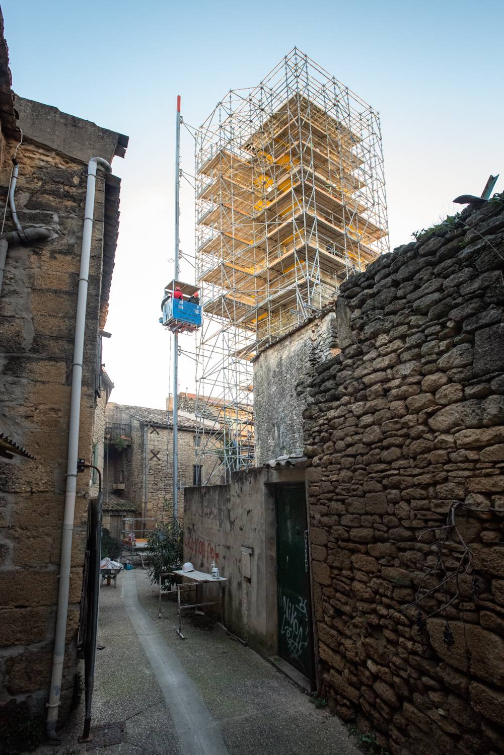 Restauration du clocher de Vers Pont du Gard