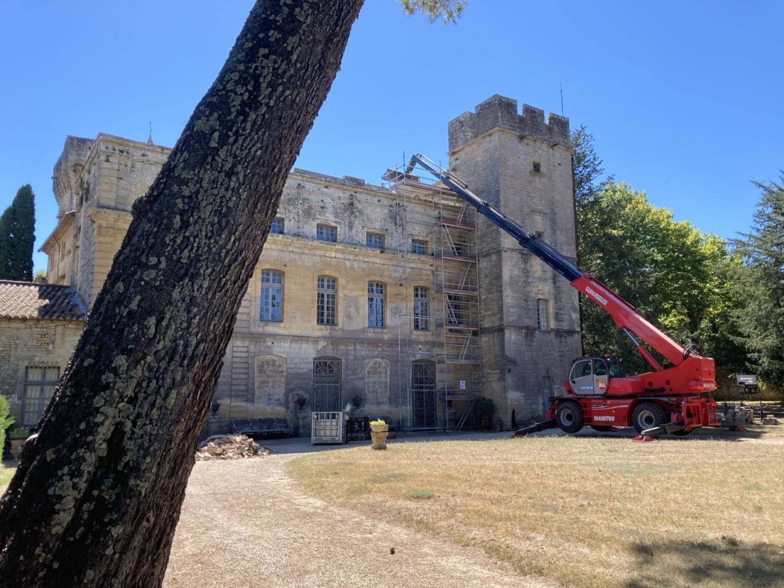 Toiture Chateau Saint Privat 