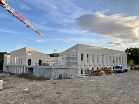 Construction de l'école d'Opio en pierre d'Estaillade